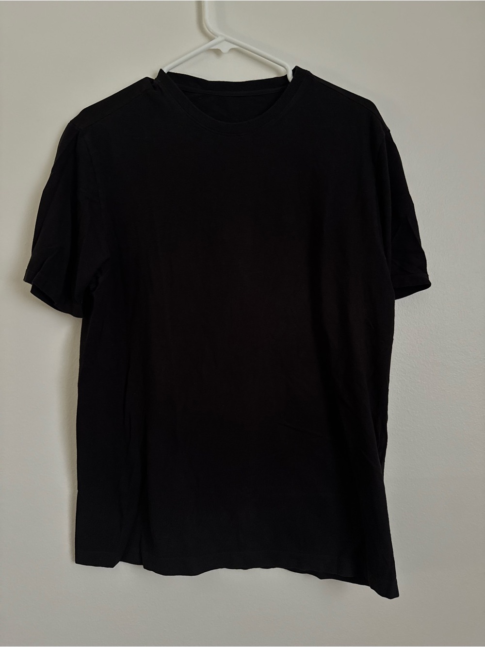 Men's Vuori Classic Black Crew Neck T-Shirt
